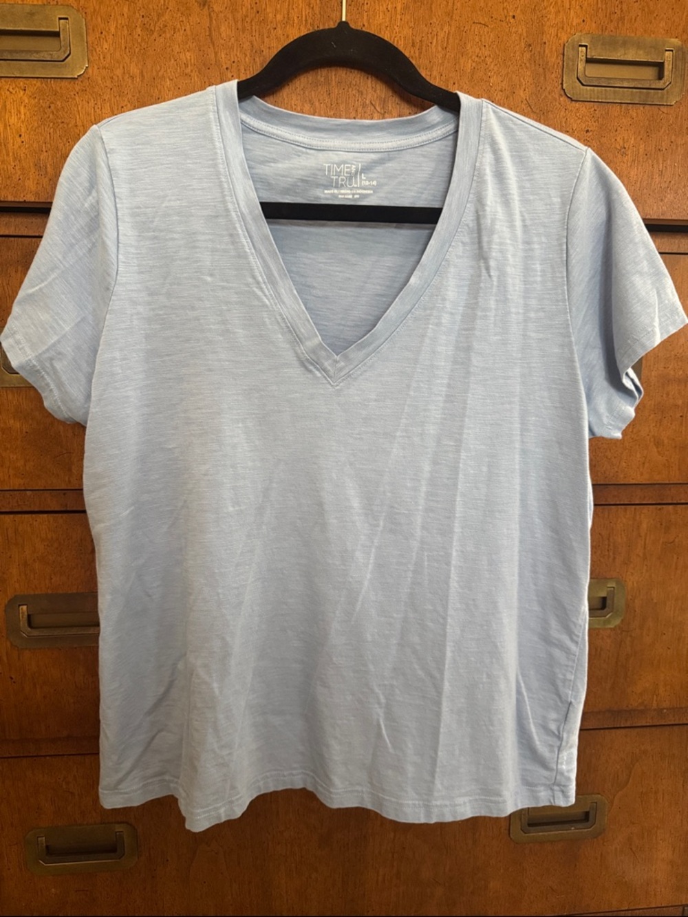 Time and Tru Light Blue V-Neck Short Sleeve Tee